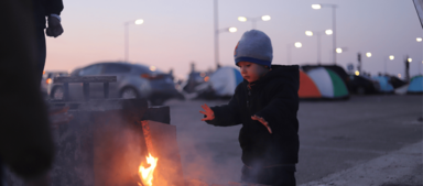 خانواده‌های آواره در پی حملات هوایی اخیر در ضاحیه (حومه جنوبی بیروت)، لبنان – ۹ مارس ۲۰۲۶