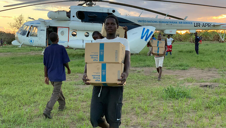 در 21 مارس 2019، پس از عبور توفند آیدا، هلیکوپتر برنامه جهانی غذا بیسکویت‌های انرژی بالا را به گواراگوارا، موزامبیک می‌رساند.‍ برنامه جهانی غذا / دبورا نگوین